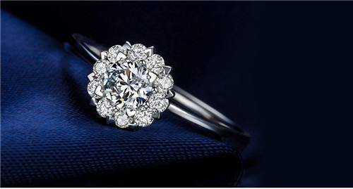 在东莞典当行一万元的钻石可以典当多少钱？